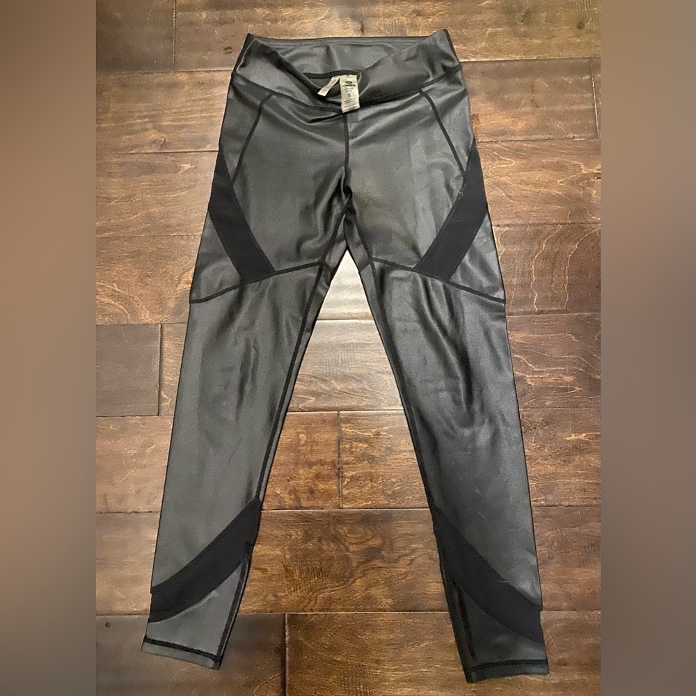 New WO Tags, Faux Leather Leggings from Dress Up Boutique! Size Small!